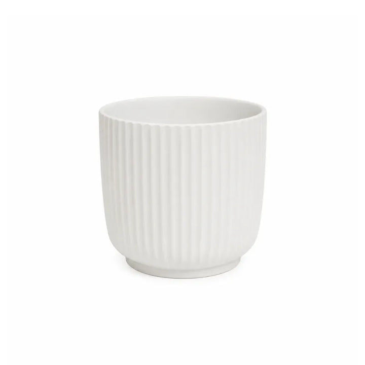 Vaso Pitti bianco in ceramica con elegante finitura rigata verticale, ideale per piante da interno, composizioni floreali e decorazioni moderne.