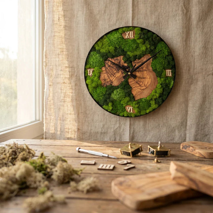 Nemus | Orologio Botanico in Muschio e Ulivo · 30 cm
